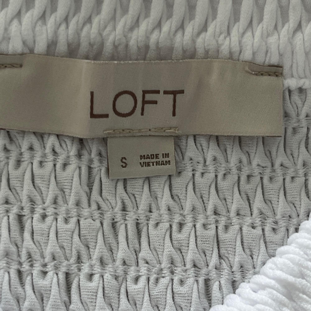LOFT Ladies Textured White Button-Down Shirt - Picture 2 of 10